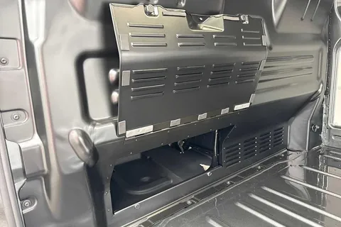 DG75CLJ Volkswagen Transporter 2.0 TDI 110 Commerce Pro Van Thumbnail #31