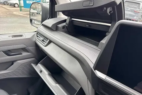 DG75CLJ Volkswagen Transporter 2.0 TDI 110 Commerce Pro Van Thumbnail #33