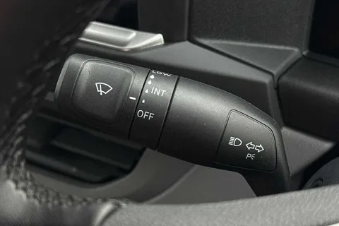 DG75CLJ Volkswagen Transporter 2.0 TDI 110 Commerce Pro Van Thumbnail #39