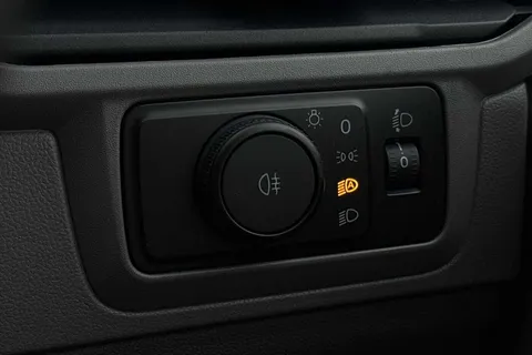 DG75CLJ Volkswagen Transporter 2.0 TDI 110 Commerce Pro Van Thumbnail #43