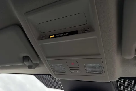 DG75CLJ Volkswagen Transporter 2.0 TDI 110 Commerce Pro Van Thumbnail #45