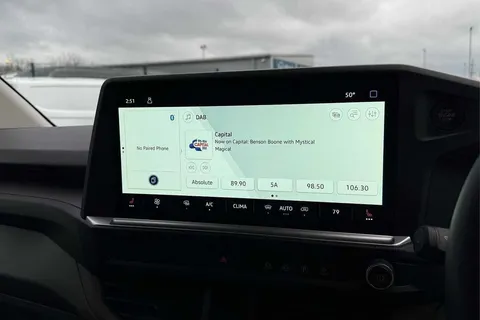 DG75CLJ Volkswagen Transporter 2.0 TDI 110 Commerce Pro Van Thumbnail #46