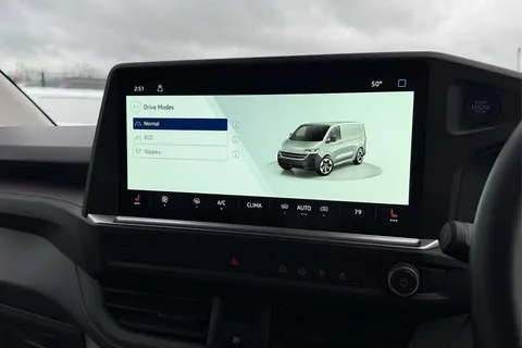 DG75CLJ Volkswagen Transporter 2.0 TDI 110 Commerce Pro Van Thumbnail #50