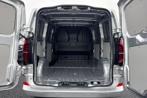 MF26ELJ Volkswagen Transporter SWB 150PS manual Thumbnail #10