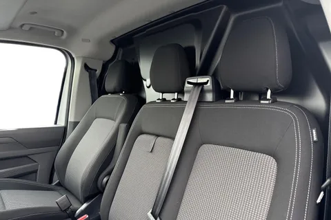 MF26ELJ Volkswagen Transporter SWB 150PS manual Thumbnail #11