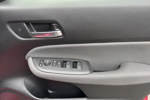 MV22OUJ Honda Jazz 1.5 i-MMD Hybrid Crosstar EX 5dr eCVT Thumbnail #23