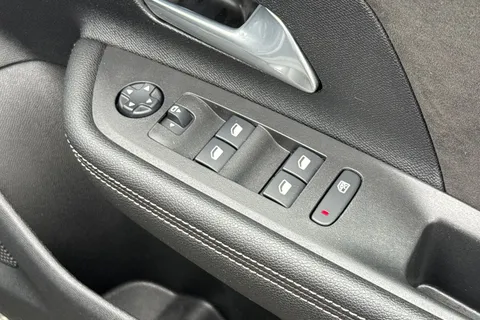 DY71AKG Vauxhall Mokka Electric 50kWh Ultimate Edition Auto 5dr Thumbnail #24