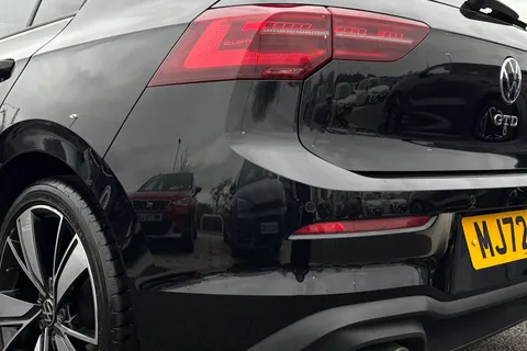 MJ72NWT Volkswagen Golf 2.0 TDI 200 GTD 5dr DSG **REAR VIEW CAM, WINTER PACK** Thumbnail #8