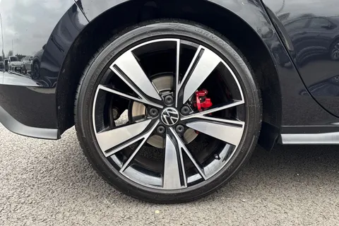 MJ72NWT Volkswagen Golf 2.0 TDI 200 GTD 5dr DSG **REAR VIEW CAM, WINTER PACK** Thumbnail #11