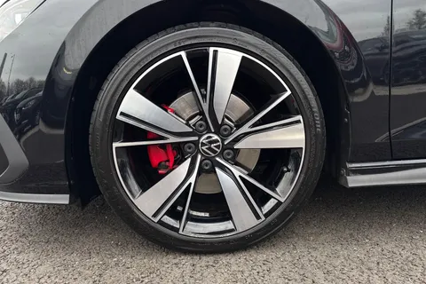 MJ72NWT Volkswagen Golf 2.0 TDI 200 GTD 5dr DSG **REAR VIEW CAM, WINTER PACK** Thumbnail #13