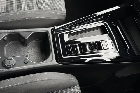 MJ72NWT Volkswagen Golf 2.0 TDI 200 GTD 5dr DSG **REAR VIEW CAM, WINTER PACK** Thumbnail #23