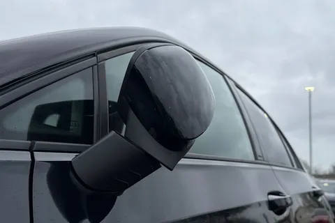 MJ72NWT Volkswagen Golf 2.0 TDI 200 GTD 5dr DSG **REAR VIEW CAM, WINTER PACK** Thumbnail #28