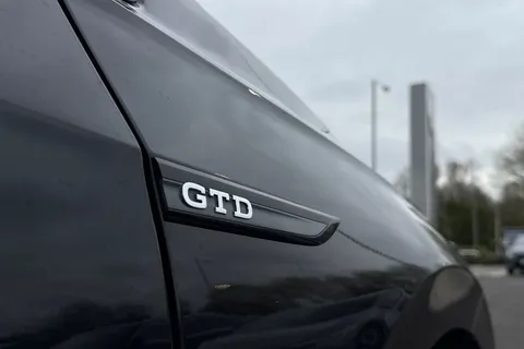 MJ72NWT Volkswagen Golf 2.0 TDI 200 GTD 5dr DSG **REAR VIEW CAM, WINTER PACK** Thumbnail #29