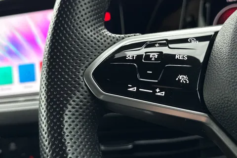 MJ72NWT Volkswagen Golf 2.0 TDI 200 GTD 5dr DSG **REAR VIEW CAM, WINTER PACK** Thumbnail #37