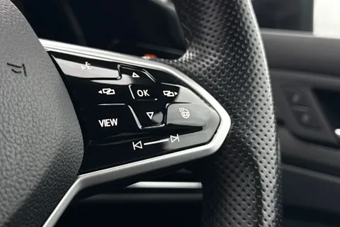 MJ72NWT Volkswagen Golf 2.0 TDI 200 GTD 5dr DSG **REAR VIEW CAM, WINTER PACK** Thumbnail #38