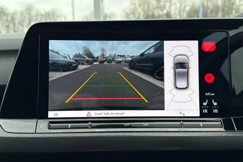 MJ72NWT Volkswagen Golf 2.0 TDI 200 GTD 5dr DSG **REAR VIEW CAM, WINTER PACK** Thumbnail #40