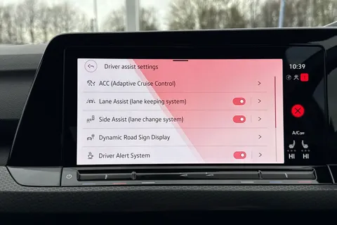 MJ72NWT Volkswagen Golf 2.0 TDI 200 GTD 5dr DSG **REAR VIEW CAM, WINTER PACK** Thumbnail #45