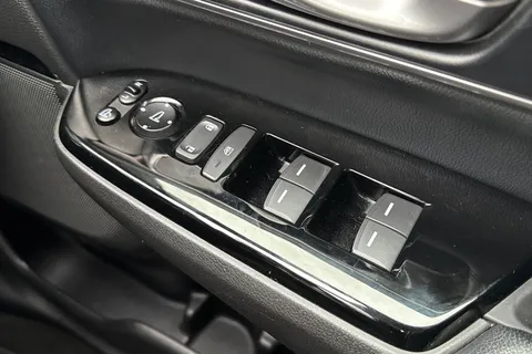 38 of 53 for HONDA CR-V 2.0 i-MMD Hybrid SR 2WD 5dr eCVT