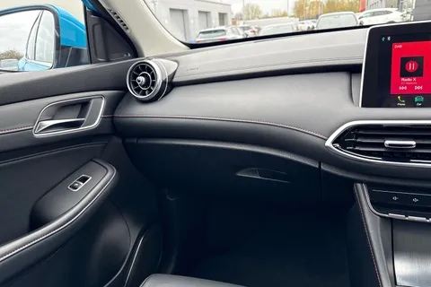 20 of 64 for MG Mg Hs 1.5 T-GDI Excite DCT Euro 6 (s/s) 5dr