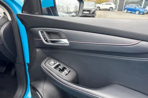 21 of 64 for MG Mg Hs 1.5 T-GDI Excite DCT Euro 6 (s/s) 5dr