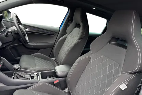 MK20JDZ Škoda Karoq 2.0 TDI SportLine DSG 4WD Euro 6 (s/s) 5dr Thumbnail #16