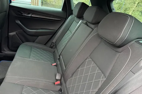 MK20JDZ Škoda Karoq 2.0 TDI SportLine DSG 4WD Euro 6 (s/s) 5dr Thumbnail #19