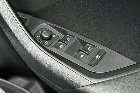 MK20JDZ Škoda Karoq 2.0 TDI SportLine DSG 4WD Euro 6 (s/s) 5dr Thumbnail #21