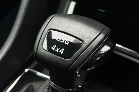 MK20JDZ Škoda Karoq 2.0 TDI SportLine DSG 4WD Euro 6 (s/s) 5dr Thumbnail #45