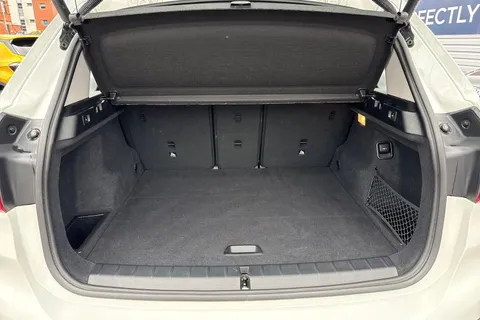 YP67KSJ BMW X1 2.0 18d SE Auto sDrive Euro 6 (s/s) 5dr Thumbnail #8