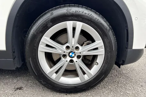 YP67KSJ BMW X1 2.0 18d SE Auto sDrive Euro 6 (s/s) 5dr Thumbnail #12