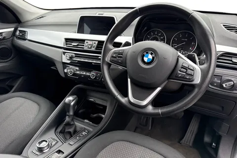 YP67KSJ BMW X1 2.0 18d SE Auto sDrive Euro 6 (s/s) 5dr Thumbnail #15
