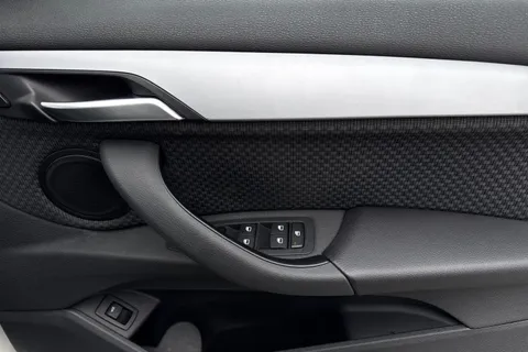 YP67KSJ BMW X1 2.0 18d SE Auto sDrive Euro 6 (s/s) 5dr Thumbnail #22