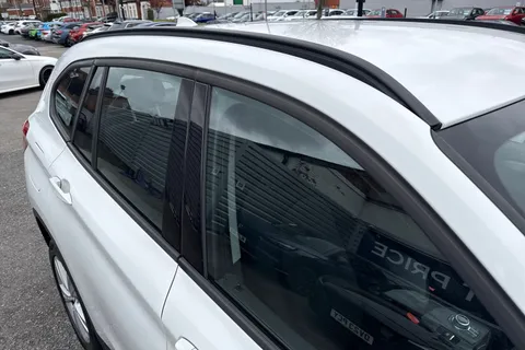 YP67KSJ BMW X1 2.0 18d SE Auto sDrive Euro 6 (s/s) 5dr Thumbnail #30