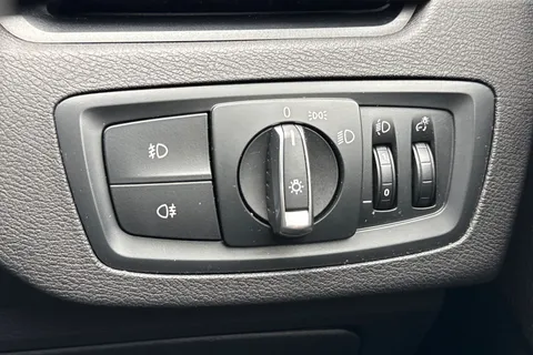 YP67KSJ BMW X1 2.0 18d SE Auto sDrive Euro 6 (s/s) 5dr Thumbnail #38