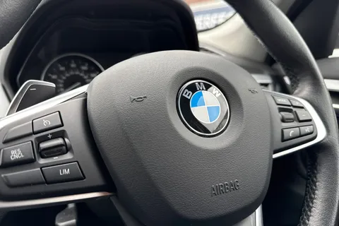 YP67KSJ BMW X1 2.0 18d SE Auto sDrive Euro 6 (s/s) 5dr Thumbnail #44