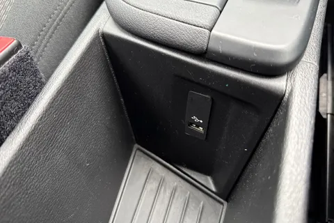 YP67KSJ BMW X1 2.0 18d SE Auto sDrive Euro 6 (s/s) 5dr Thumbnail #52