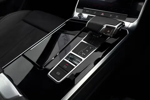 KW73HLH Audi A6 Avant Avant Black Edition 40 TDI quattro 204 PS S tronic Thumbnail #24