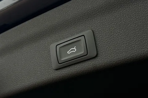 KW73HLH Audi A6 Avant Avant Black Edition 40 TDI quattro 204 PS S tronic Thumbnail #28