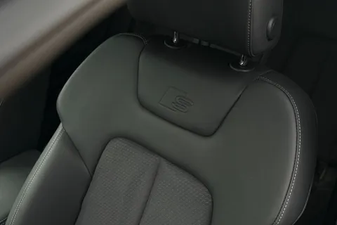 KW73HLH Audi A6 Avant Avant Black Edition 40 TDI quattro 204 PS S tronic Thumbnail #32