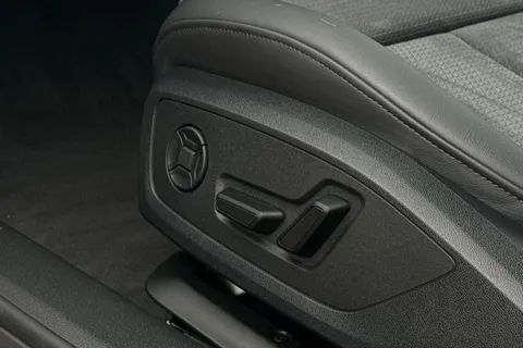 KW73HLH Audi A6 Avant Avant Black Edition 40 TDI quattro 204 PS S tronic Thumbnail #33