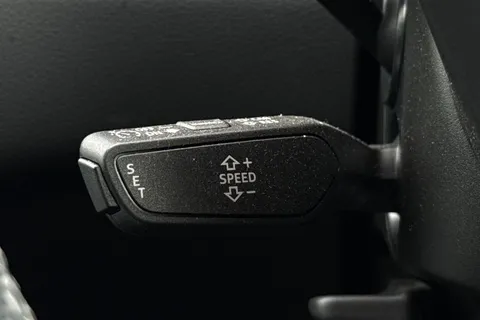 KW73HLH Audi A6 Avant Avant Black Edition 40 TDI quattro 204 PS S tronic Thumbnail #39