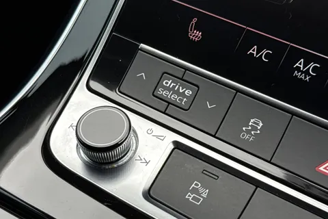 40 of 55 for Audi Q7 3.0 TDI V6 50 Sport Tiptronic quattro Euro 6 (s/s) 5dr