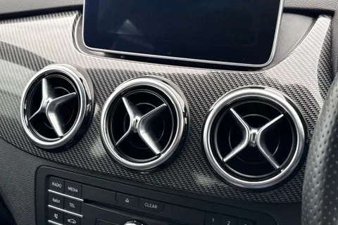 PL16XYM Mercedes-Benz B Class 1.6 B200 AMG Line 7G-DCT Euro 6 (s/s) 5dr Thumbnail #40