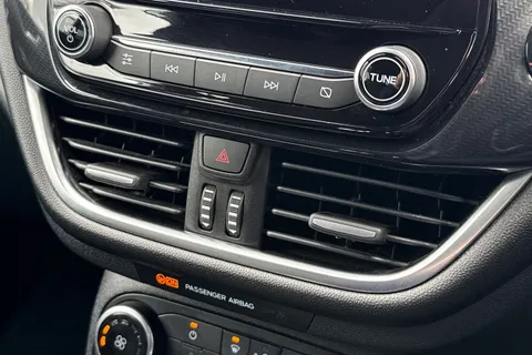 PK70UMC Ford Fiesta 1.0T EcoBoost MHEV ST-Line Edition Euro 6 (s/s) 5dr Thumbnail #39