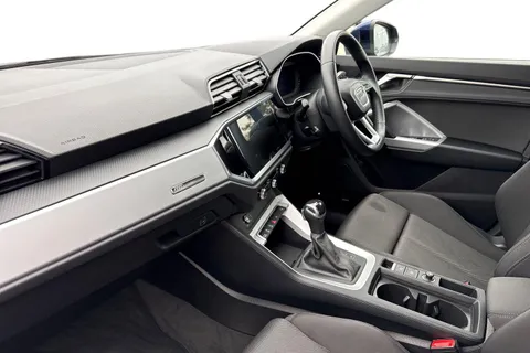 DF72UCJ Audi Q3 Sport 35 TFSI  150 PS S tronic Thumbnail #16