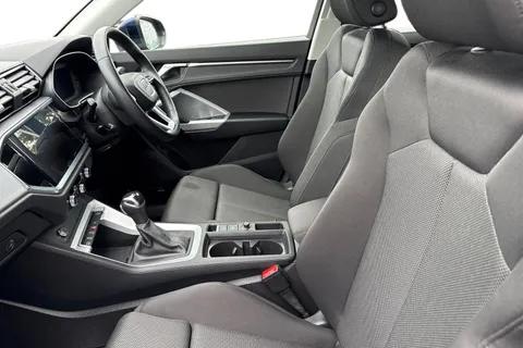 DF72UCJ Audi Q3 Sport 35 TFSI  150 PS S tronic Thumbnail #17