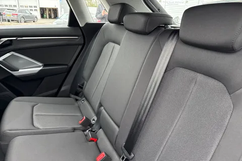 DF72UCJ Audi Q3 Sport 35 TFSI  150 PS S tronic Thumbnail #20