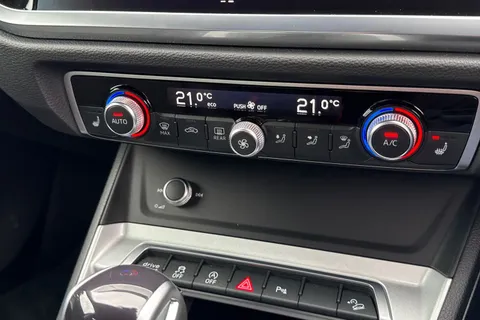 DF72UCJ Audi Q3 Sport 35 TFSI  150 PS S tronic Thumbnail #23