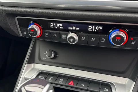 DF72UCJ Audi Q3 Sport 35 TFSI  150 PS S tronic Thumbnail #50