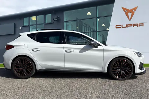 YT74BXY CUPRA Leon 2.0 TSI VZ2 Design Edition DSG Euro 6 (s/s) 5dr Thumbnail #4